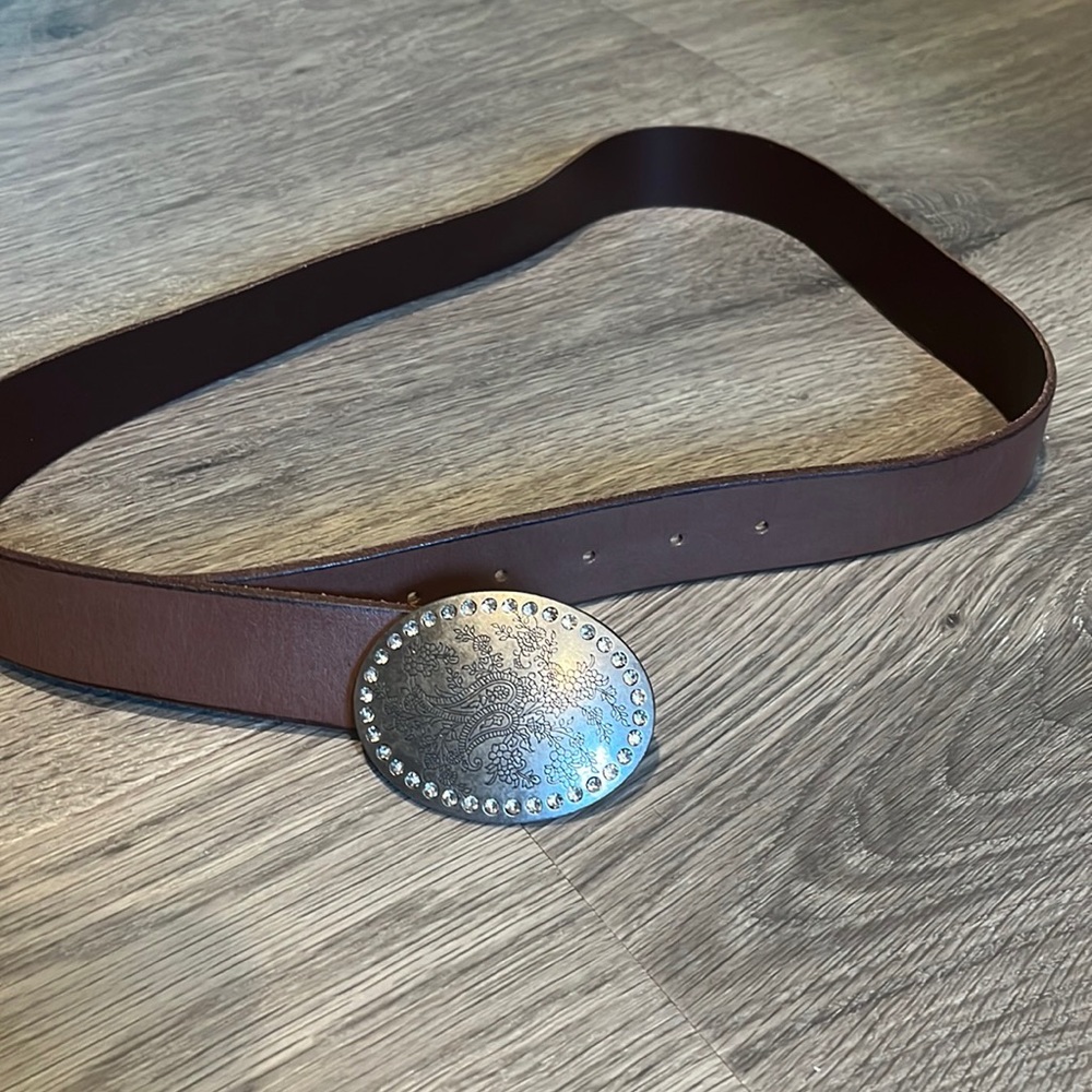 Women’s belt. Size medium.